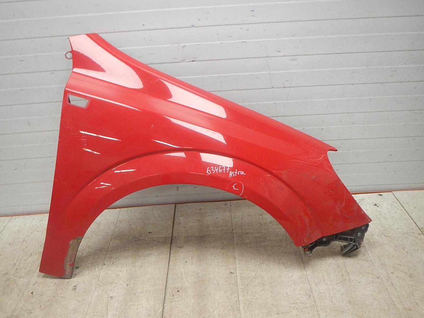 Крыло переднее правое