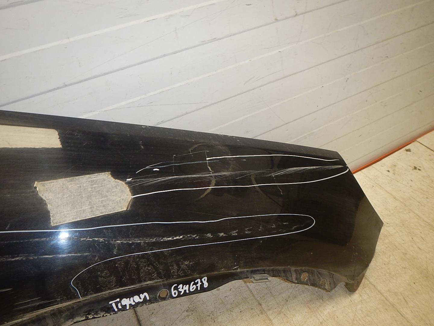 Крыло переднее правое