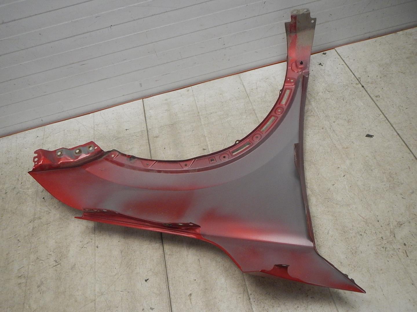 Крыло переднее левое