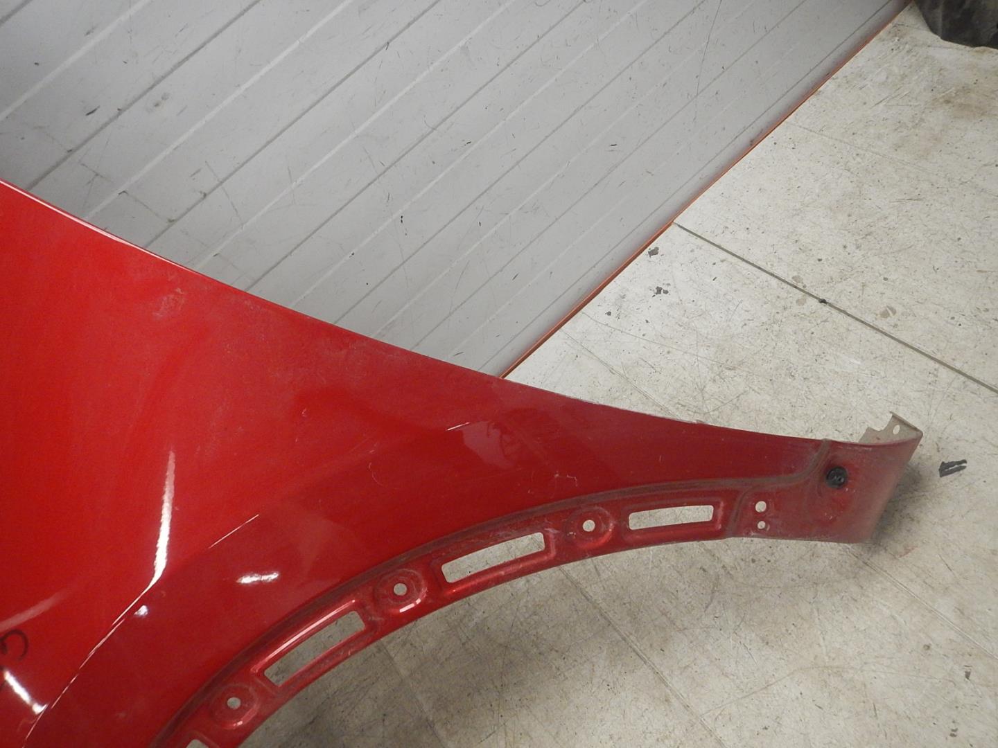 Крыло переднее левое