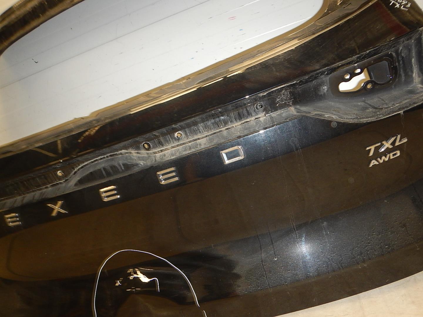 Дверь багажника