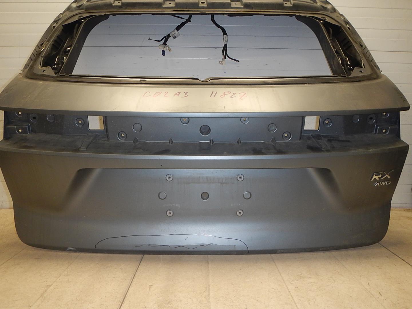 Дверь багажника