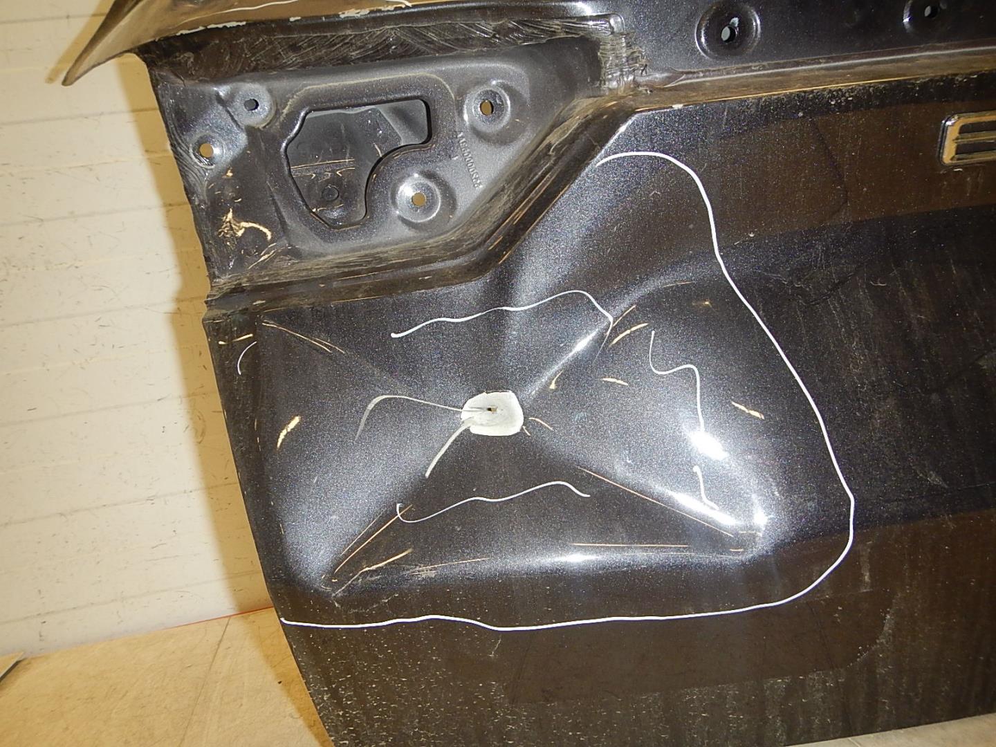 Дверь багажника