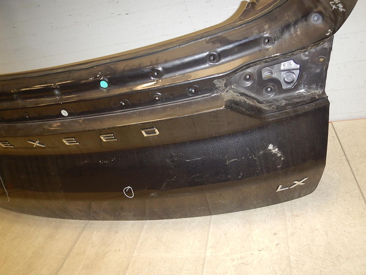 Дверь багажника