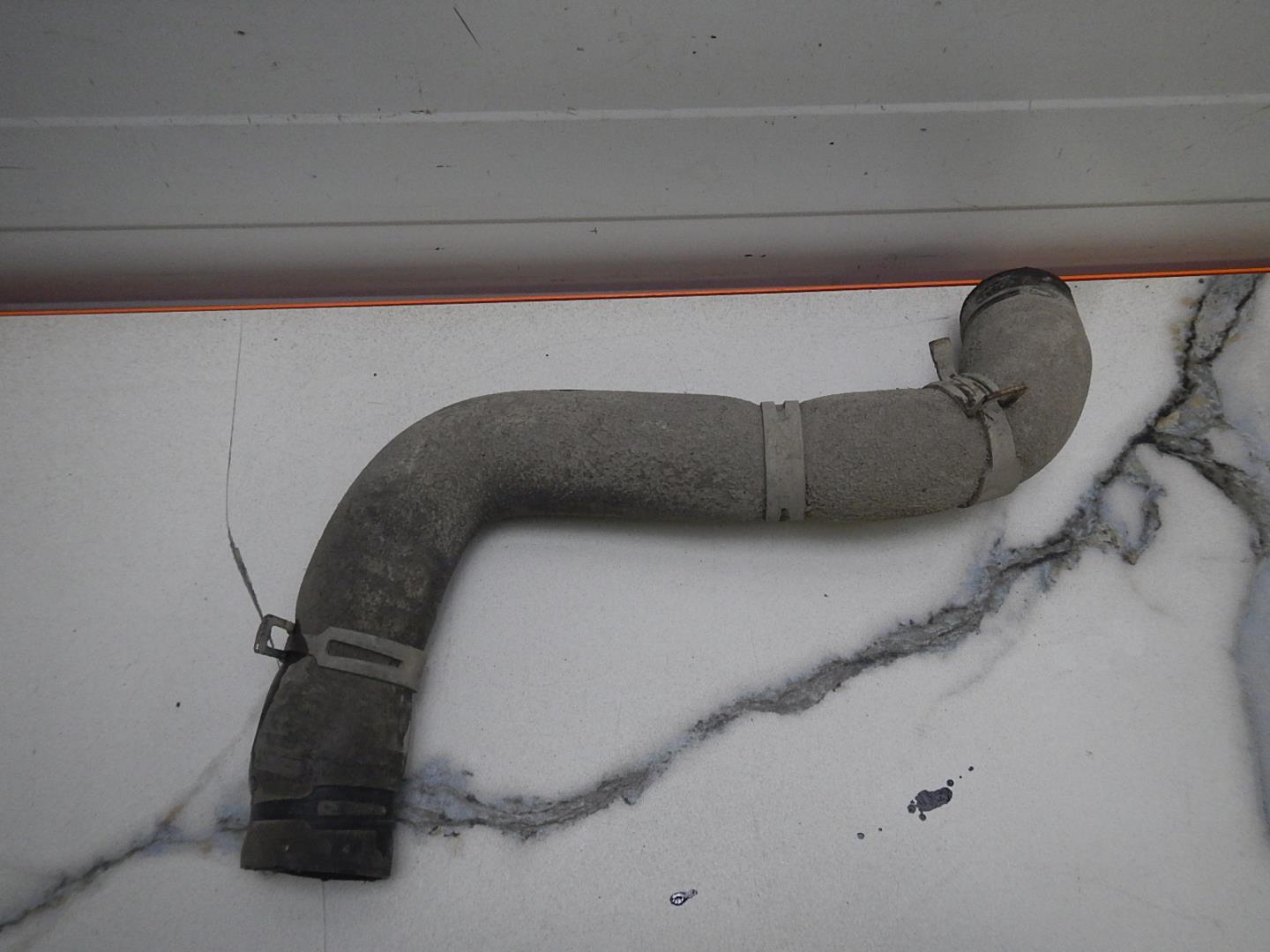 Патрубок радиатора