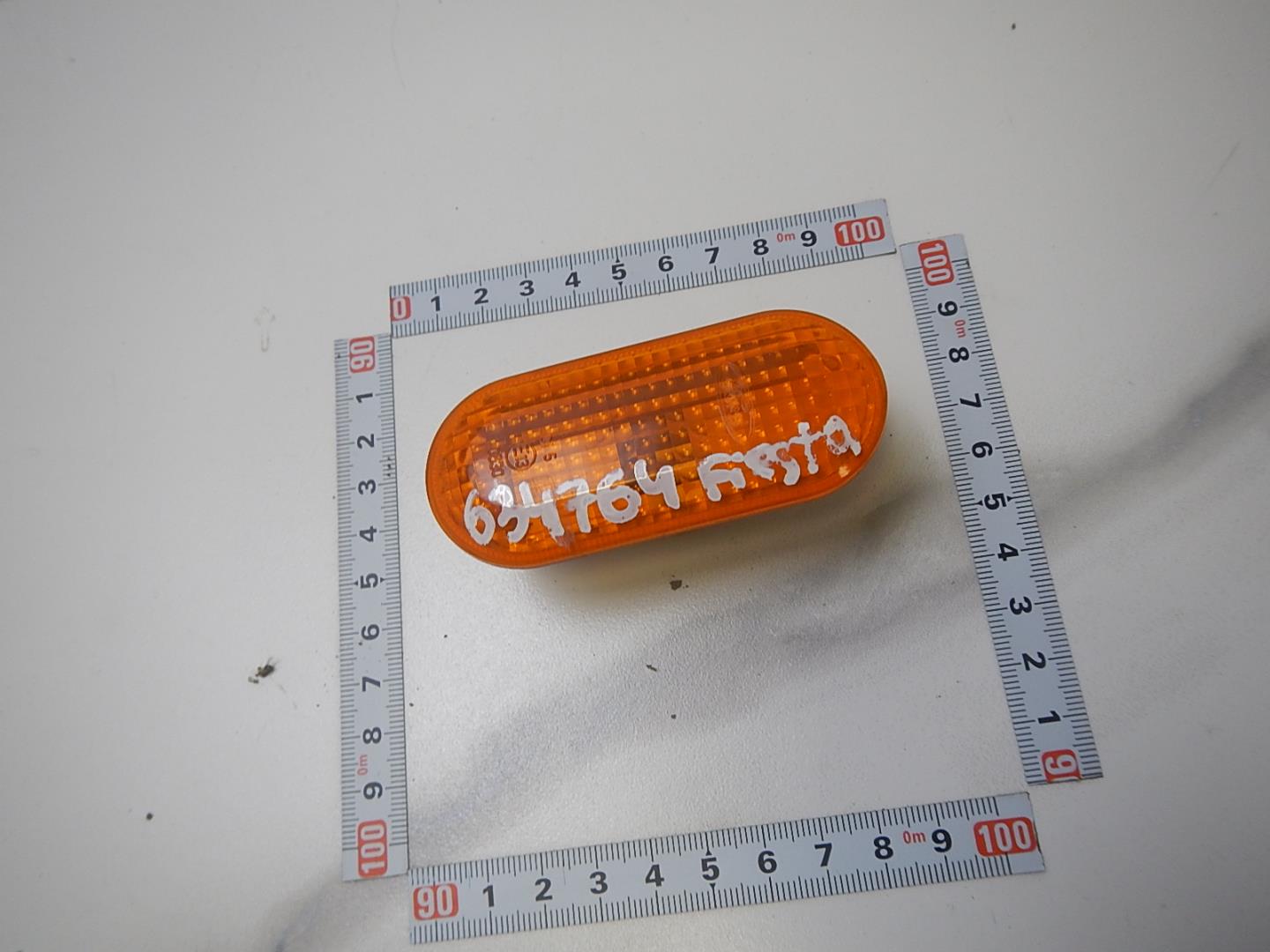 Повторитель на крыло желтый