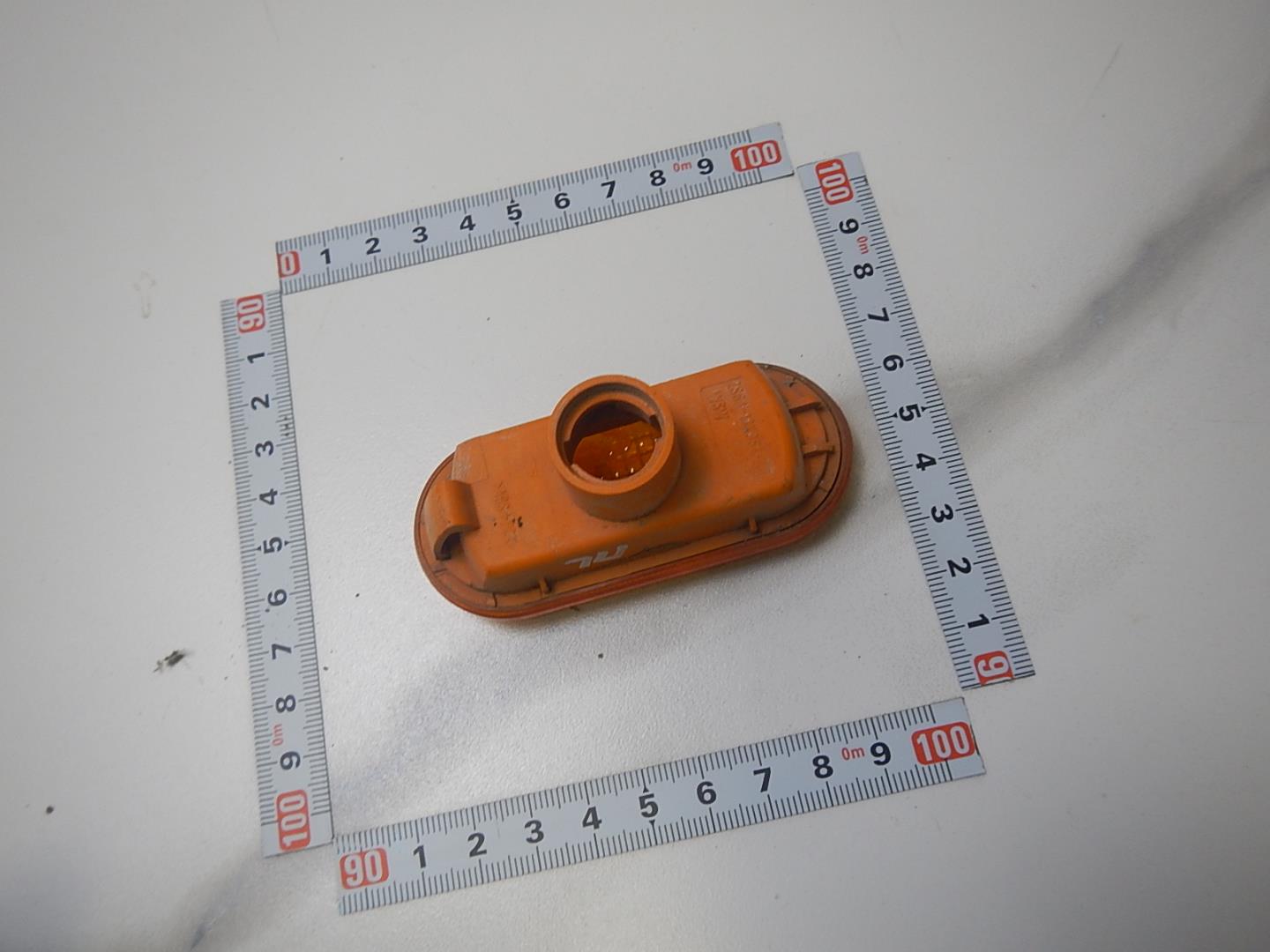 Повторитель на крыло желтый