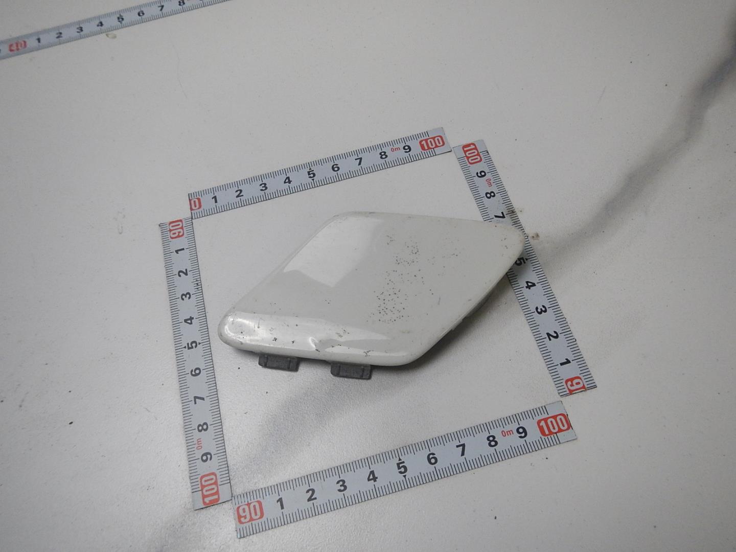 Заглушка буксировочного крюка