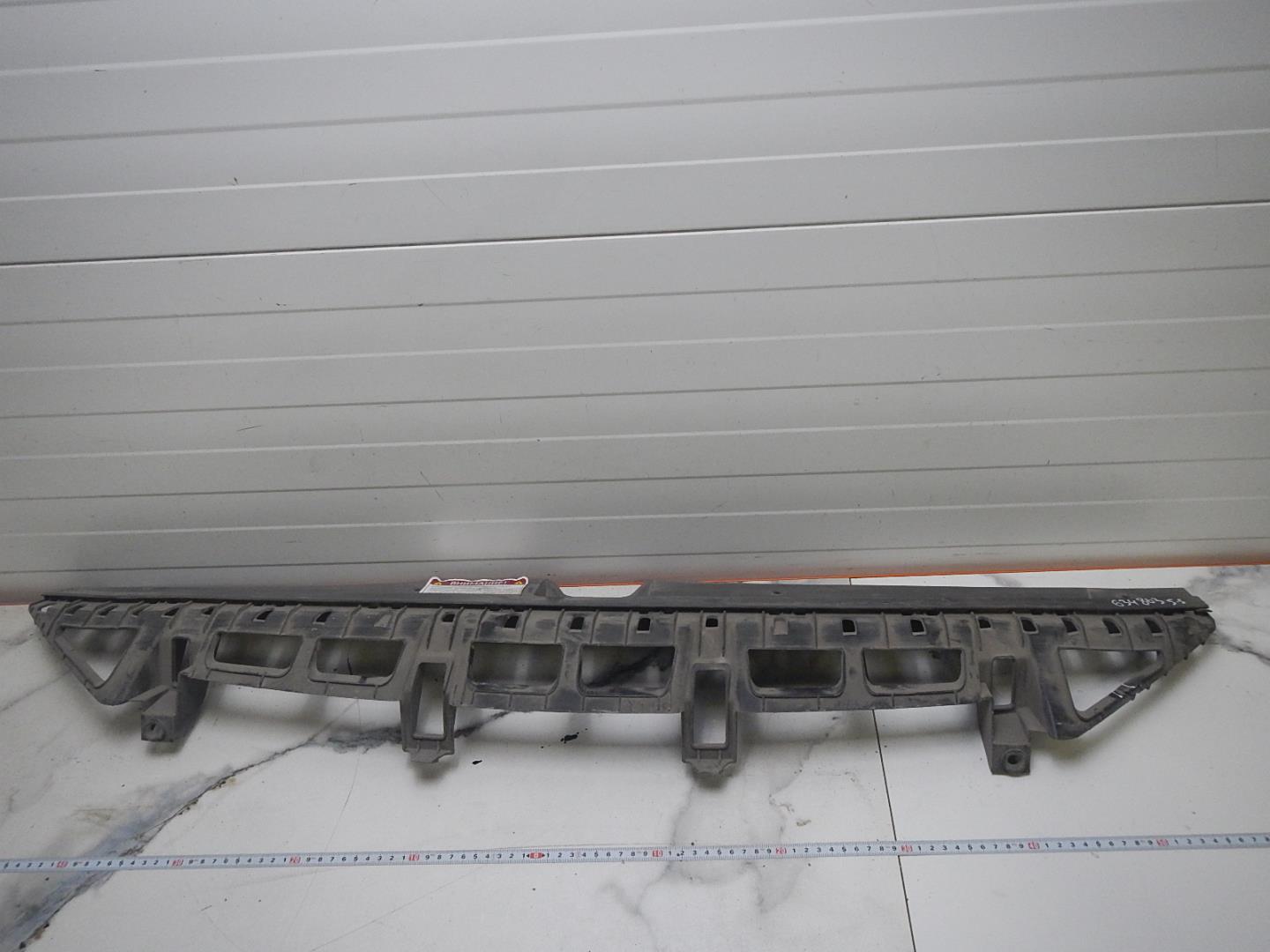 Кожух замка капота