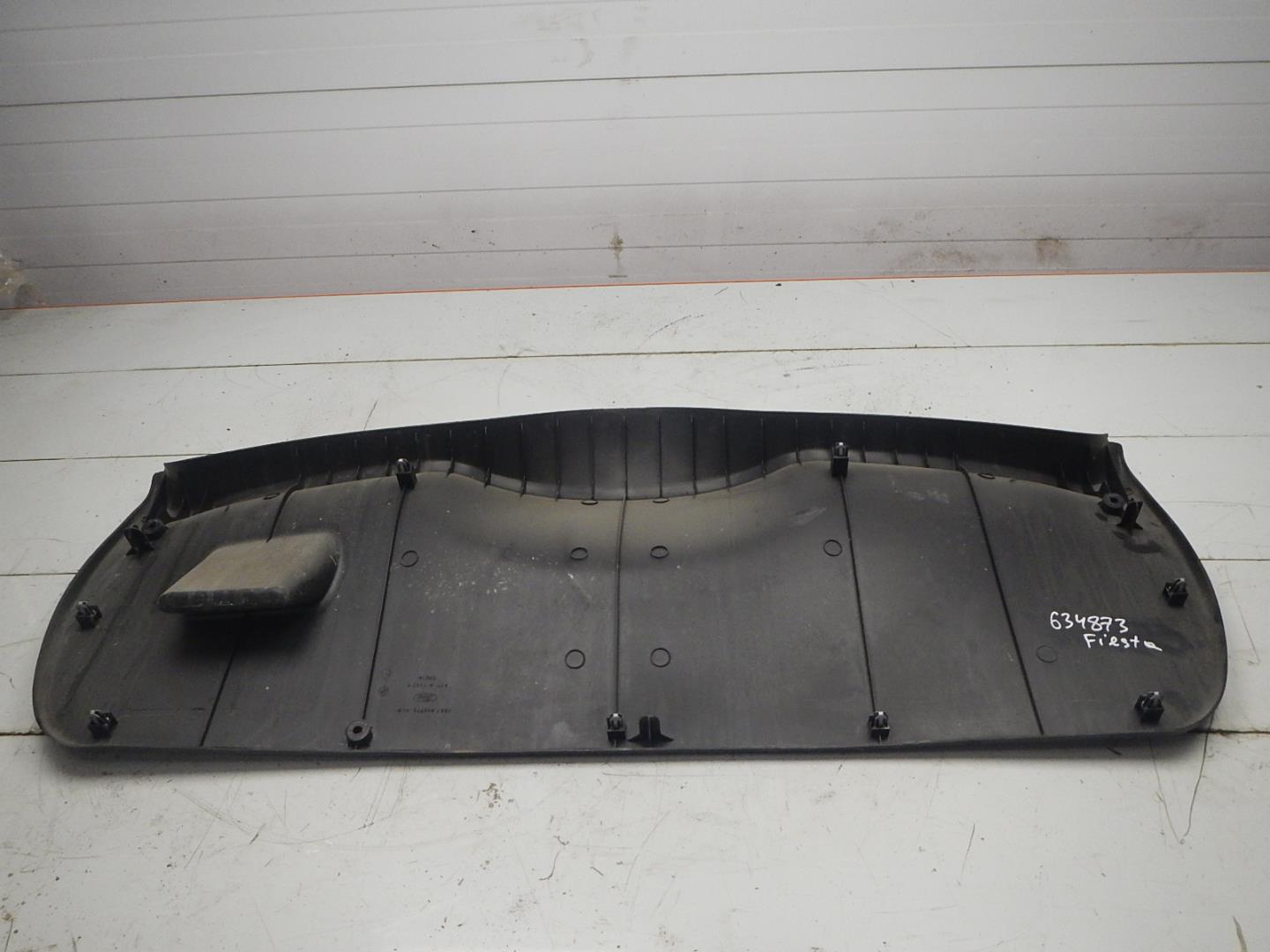 Обшивка двери багажника