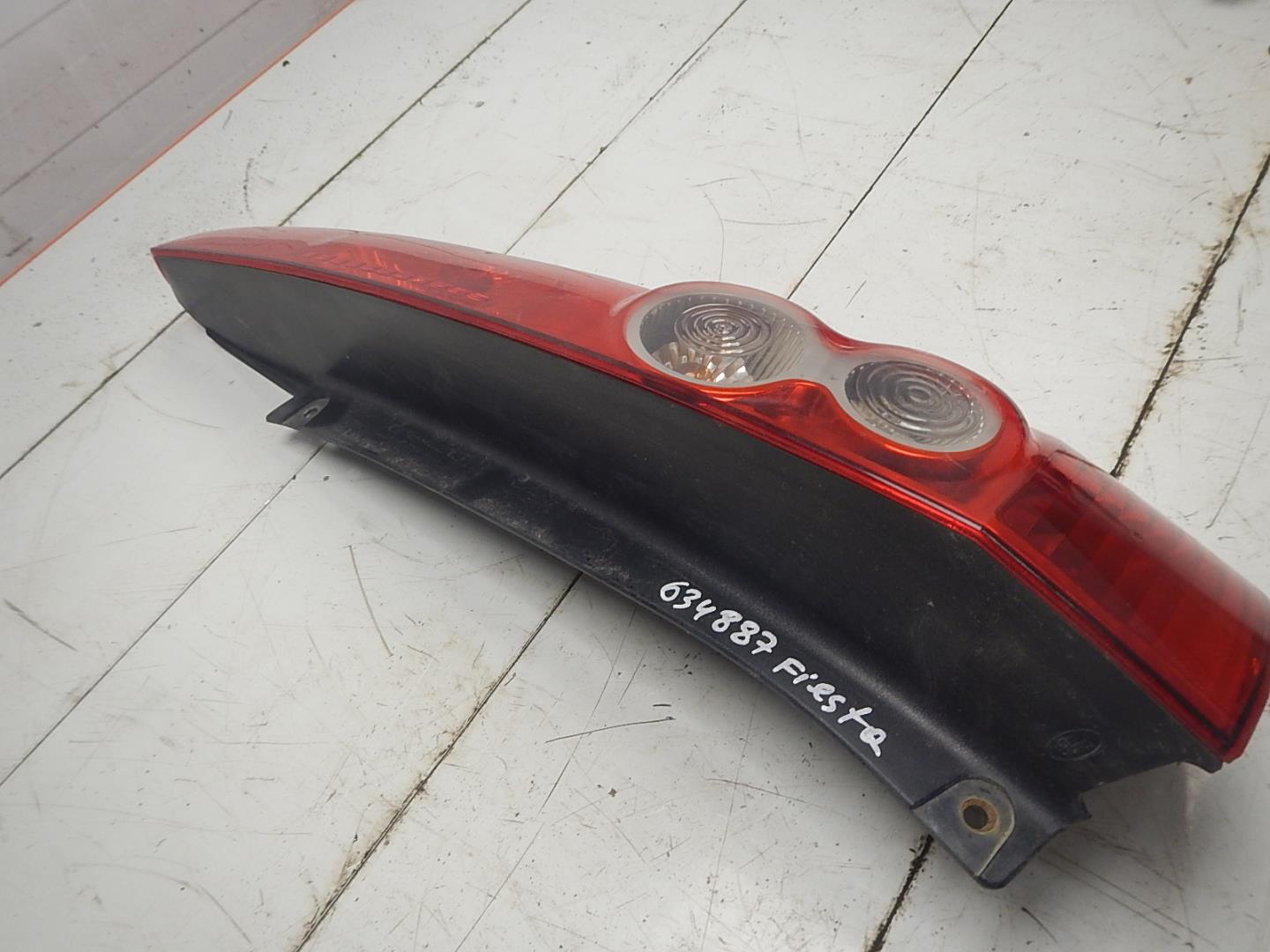 Фонарь задний правый