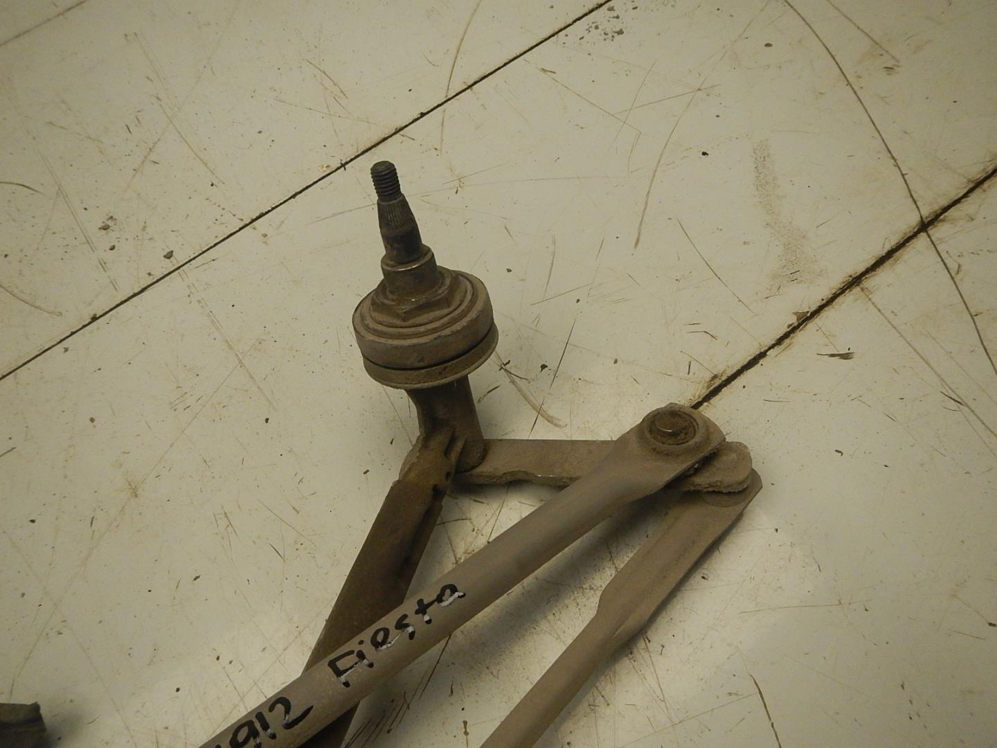 Трапеция стеклоочистителей