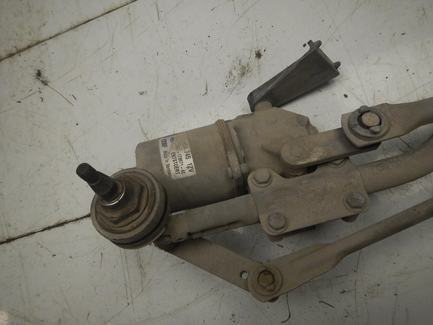 Трапеция стеклоочистителей