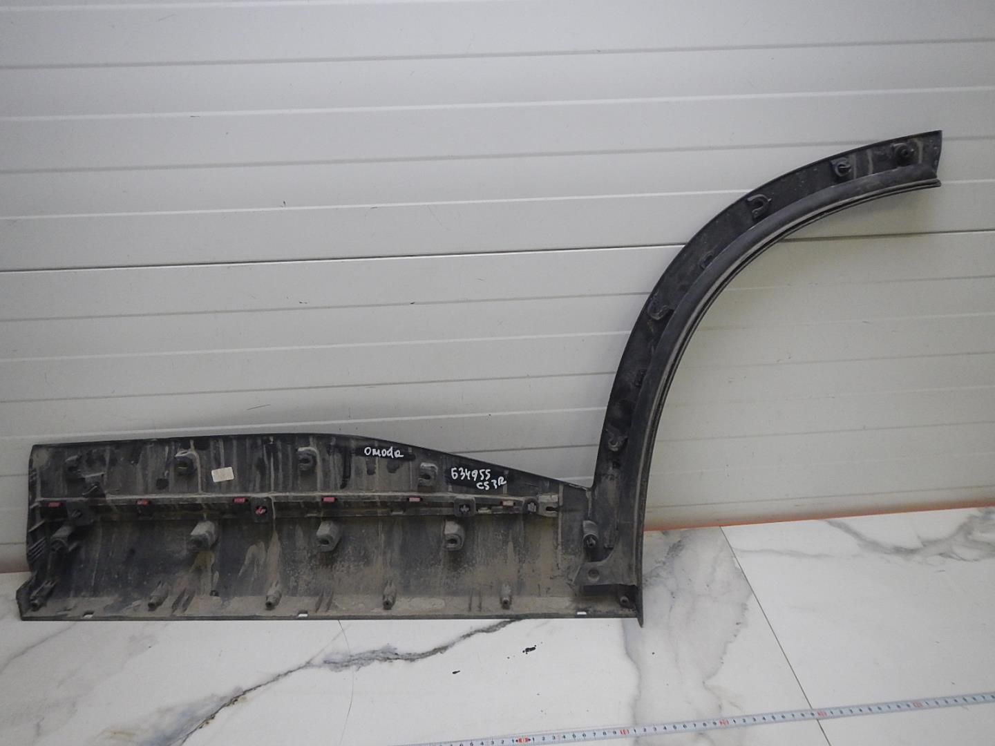 Молдинг задней правой двери