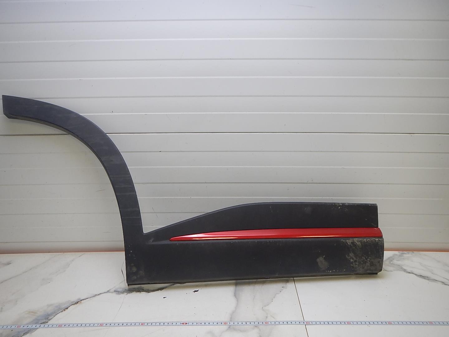 Молдинг задней правой двери