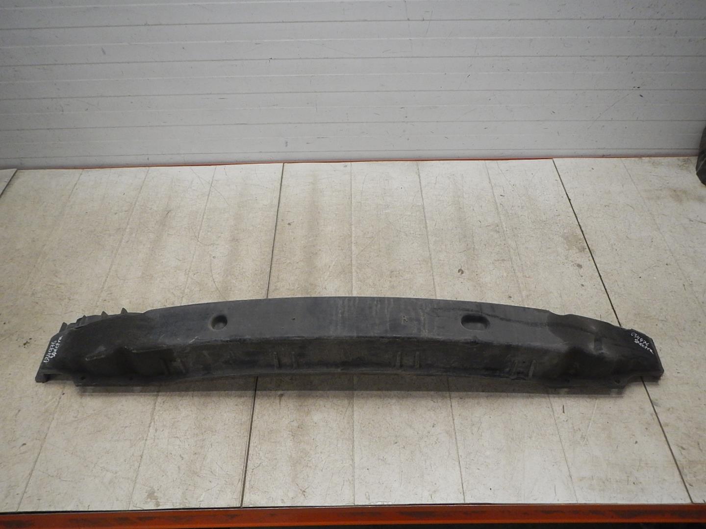 Усилитель переднего бампера