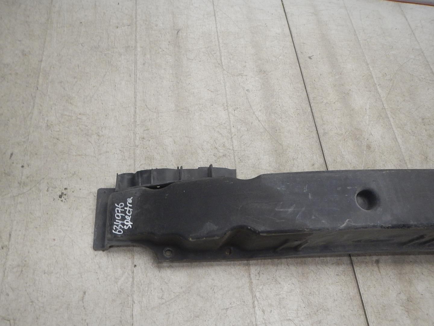 Усилитель переднего бампера