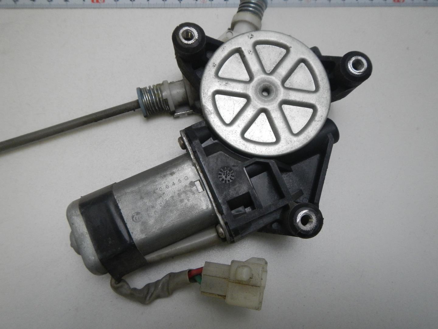 Стеклоподъемник электр. задний левый