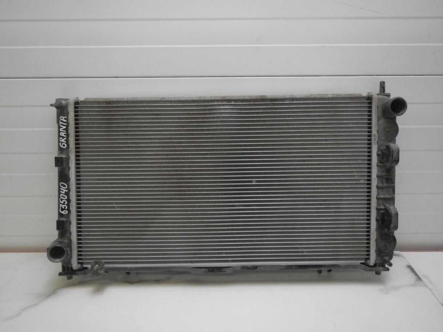 Радиатор охлаждения двигателя основной