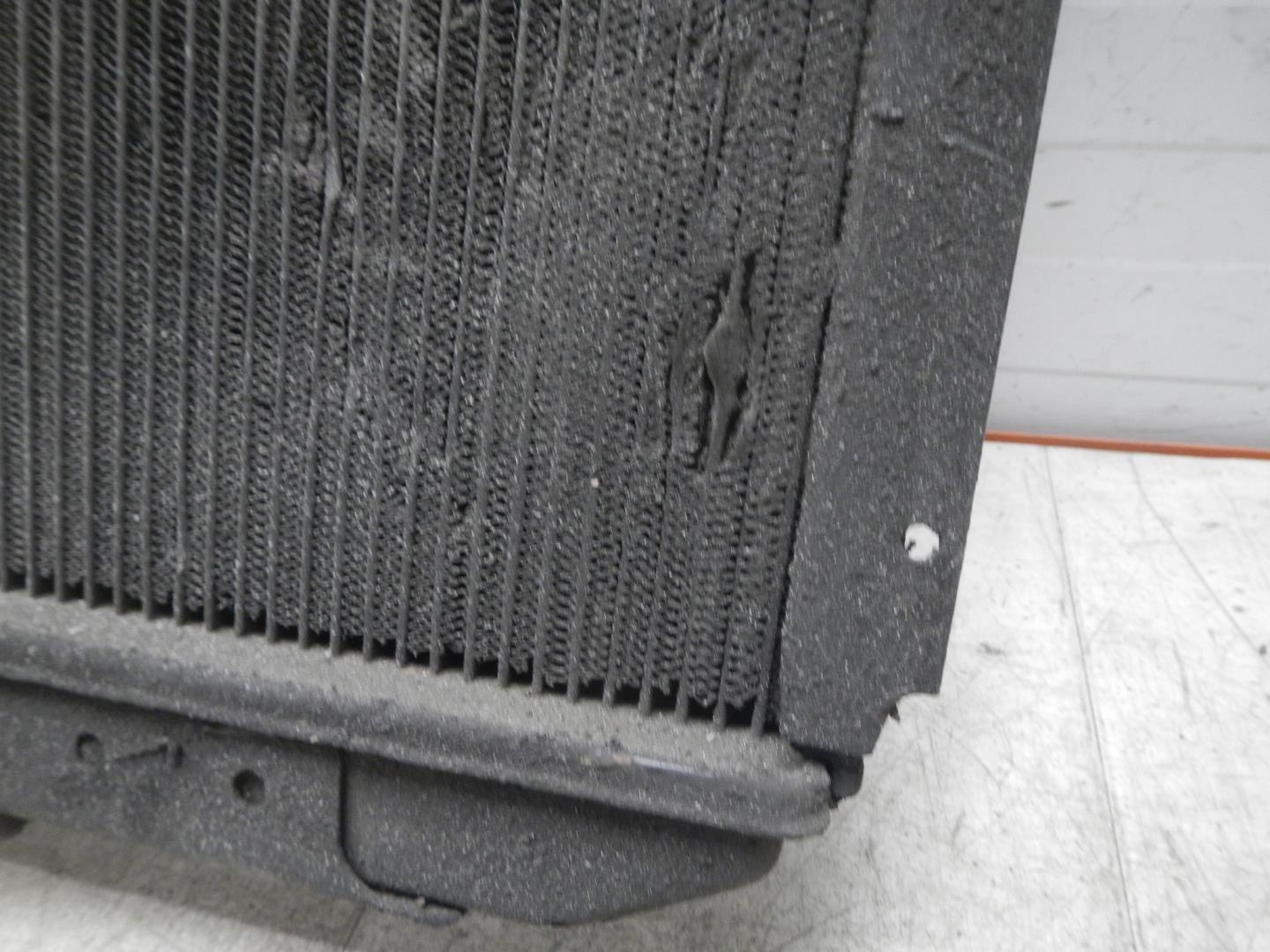 Радиатор охлаждения двигателя основной