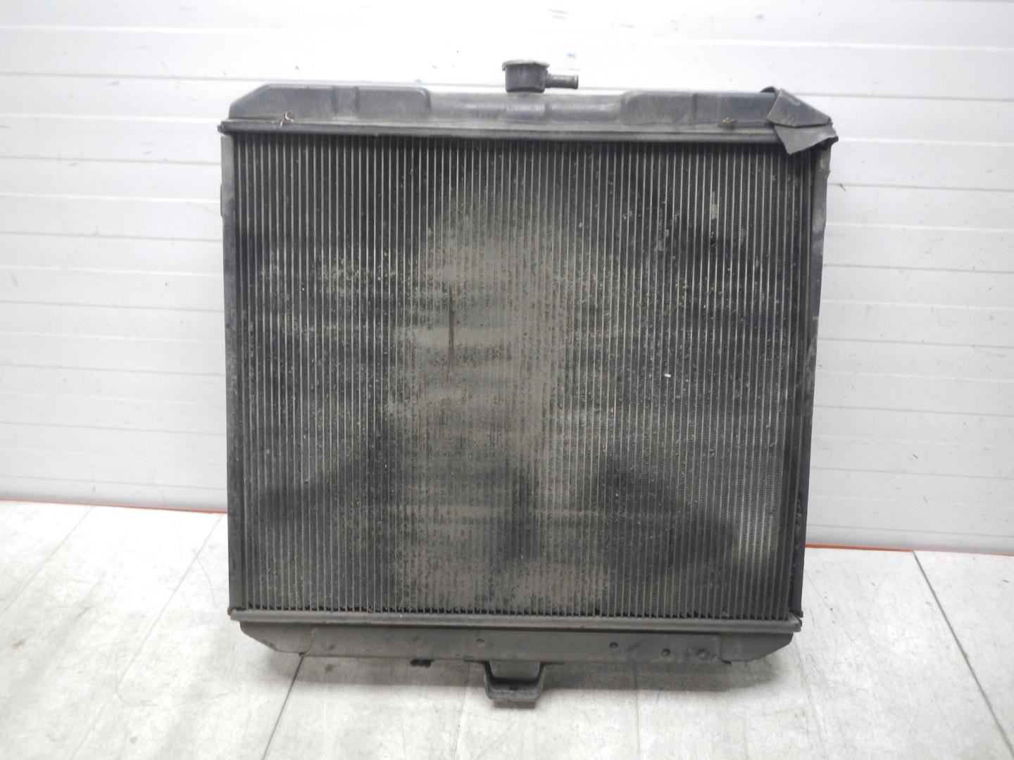 Радиатор охлаждения двигателя основной