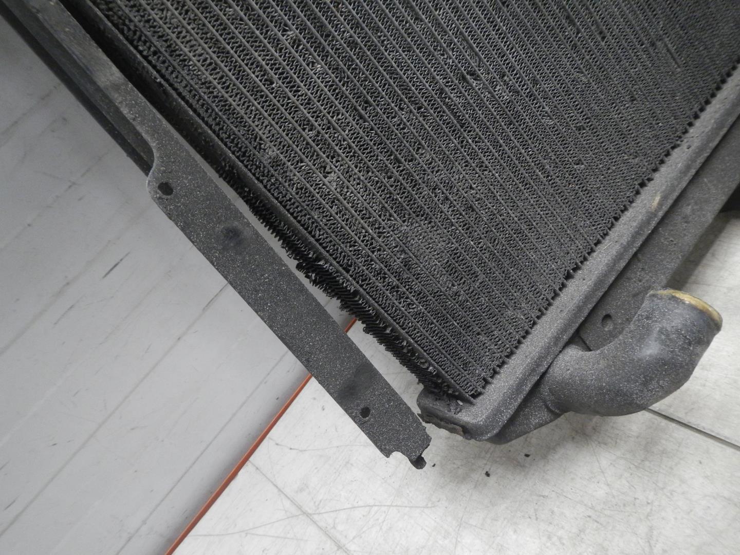 Радиатор охлаждения двигателя основной