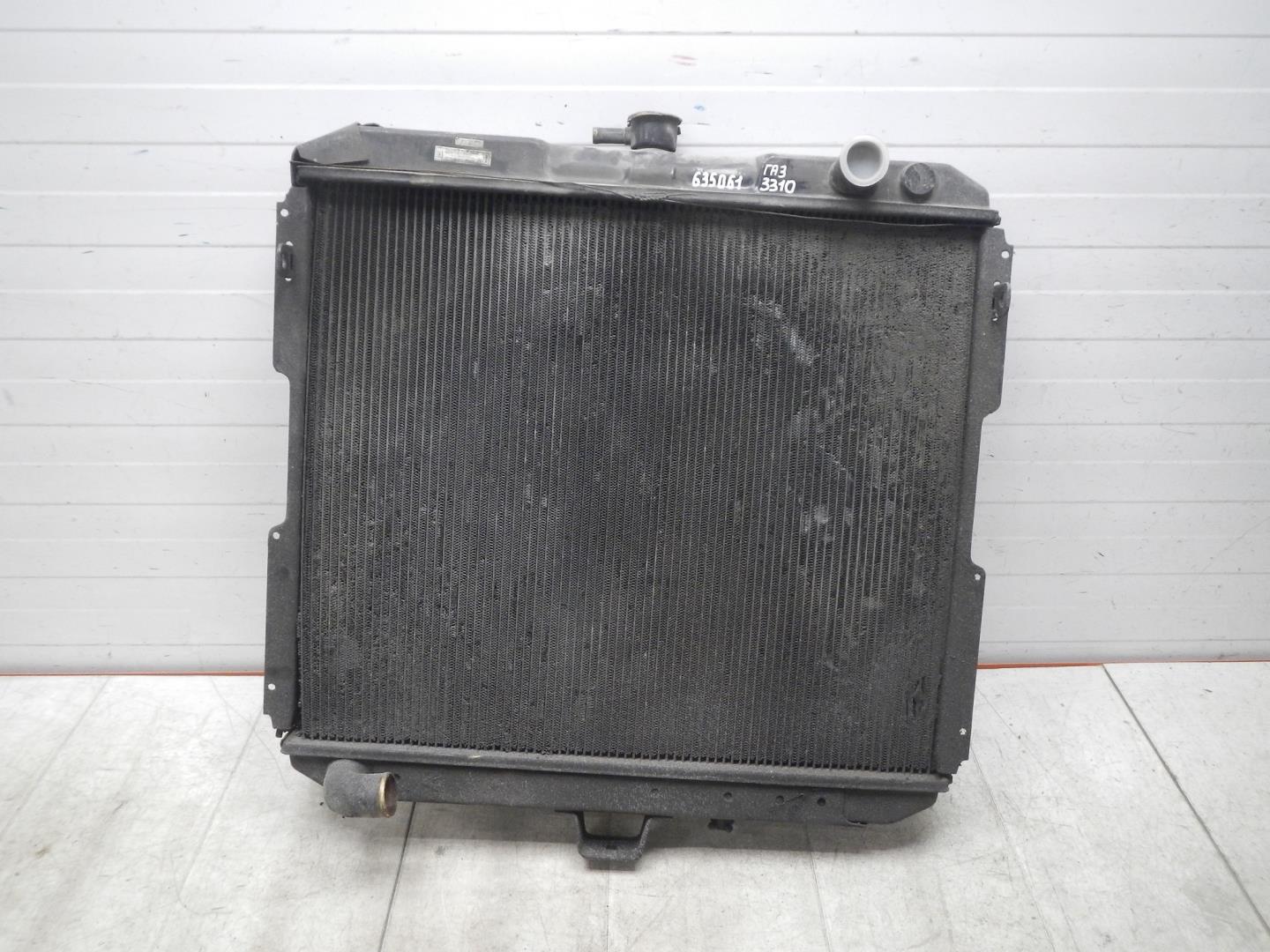 Радиатор охлаждения двигателя основной