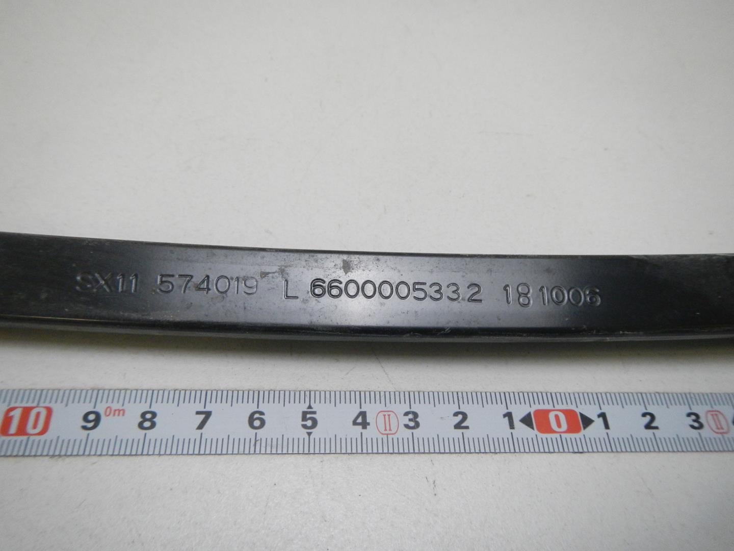 Направляющая стекла двери