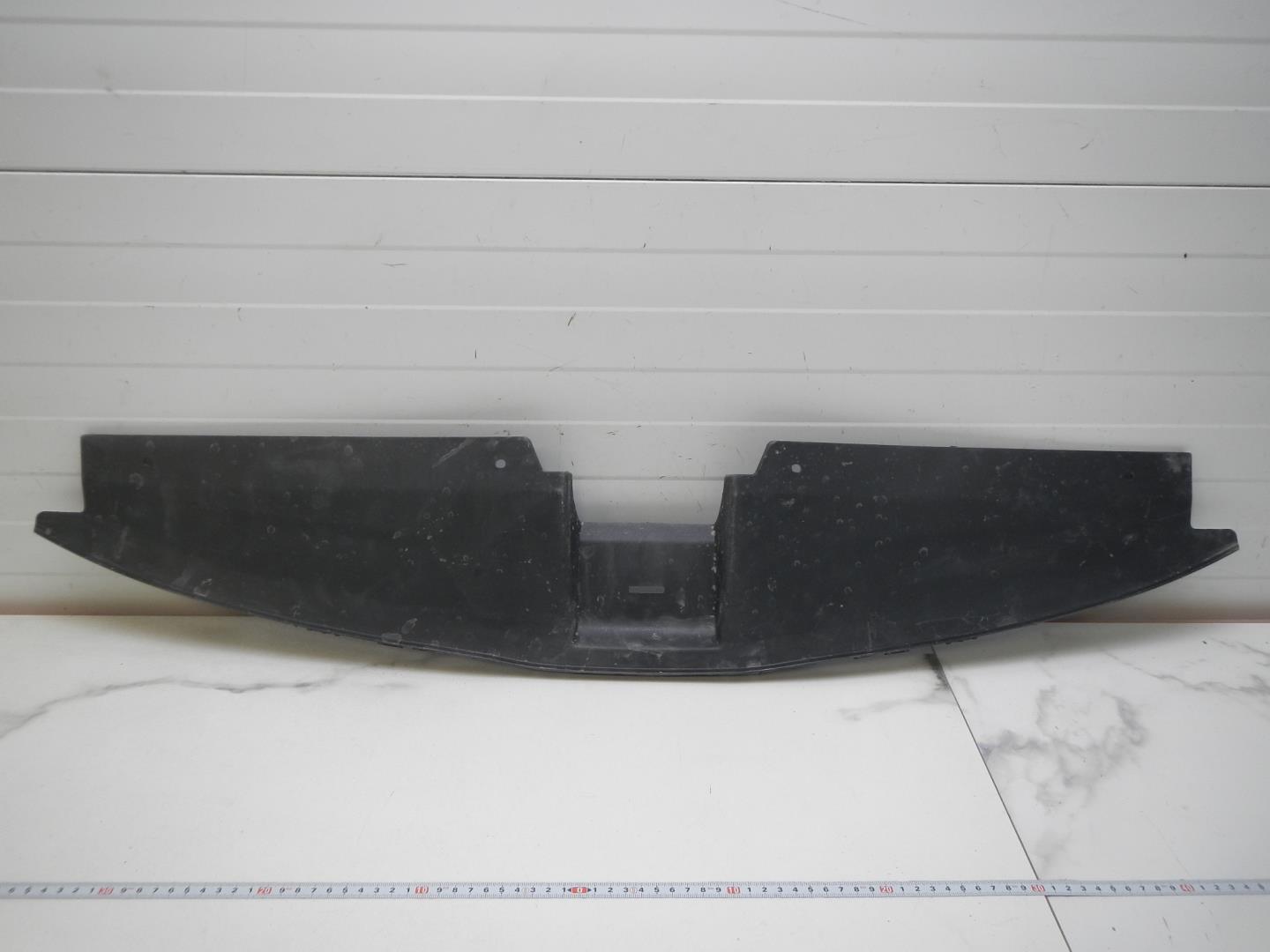 Кожух замка капота