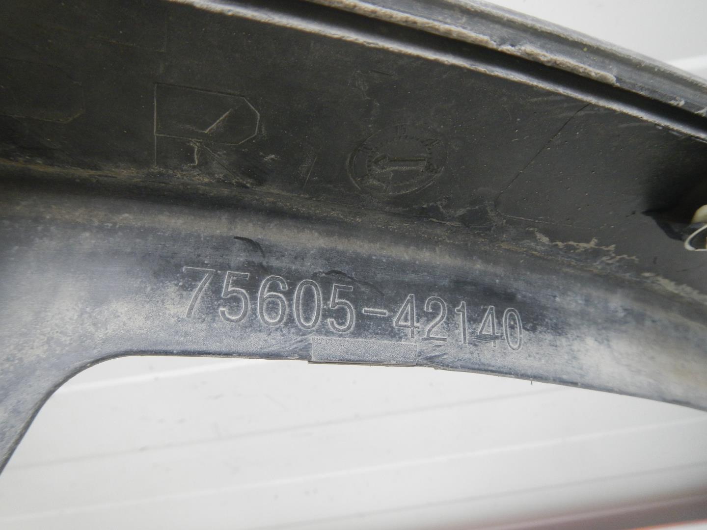 Накладка на крыло