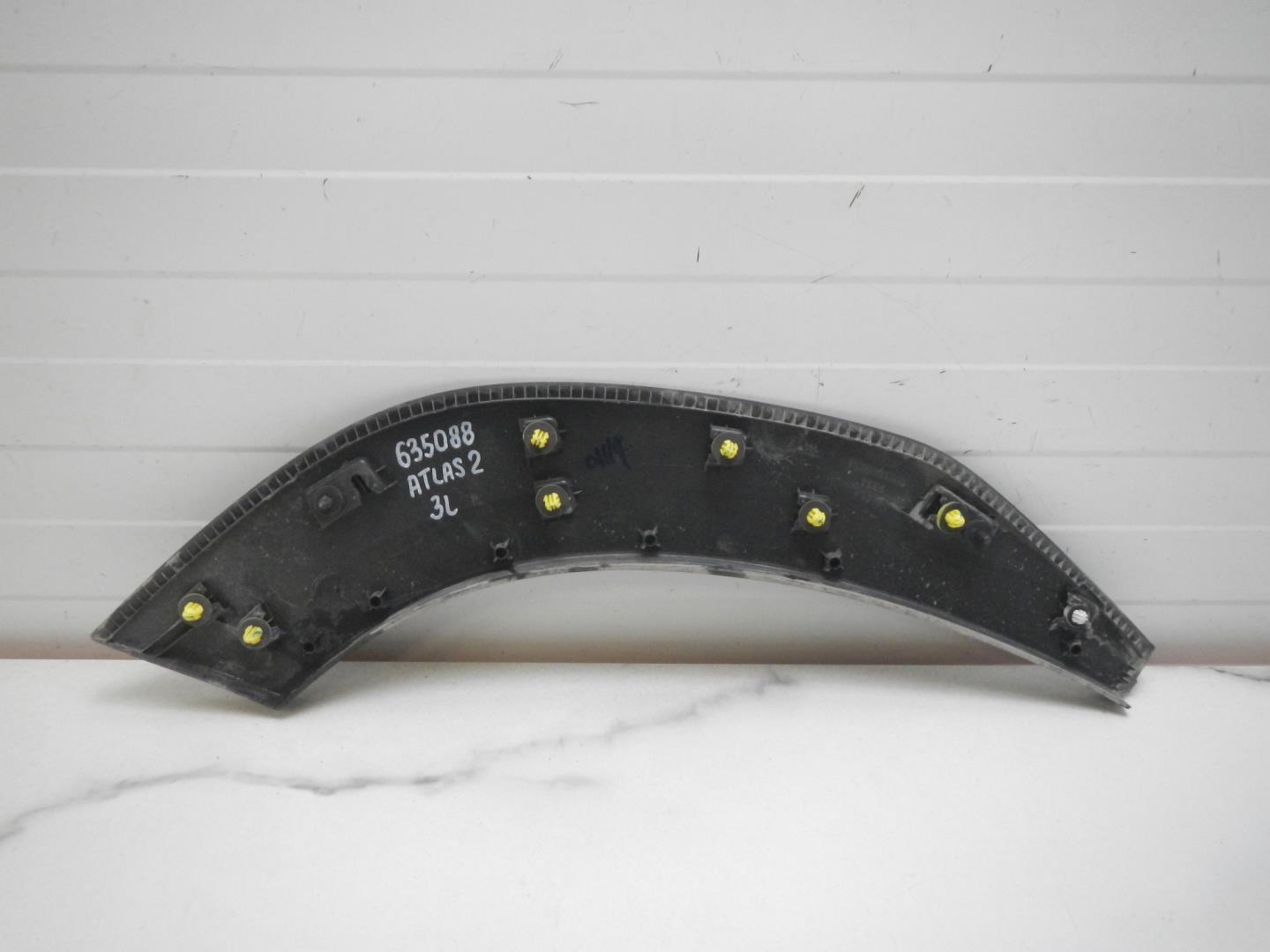 Накладка двери задней левой