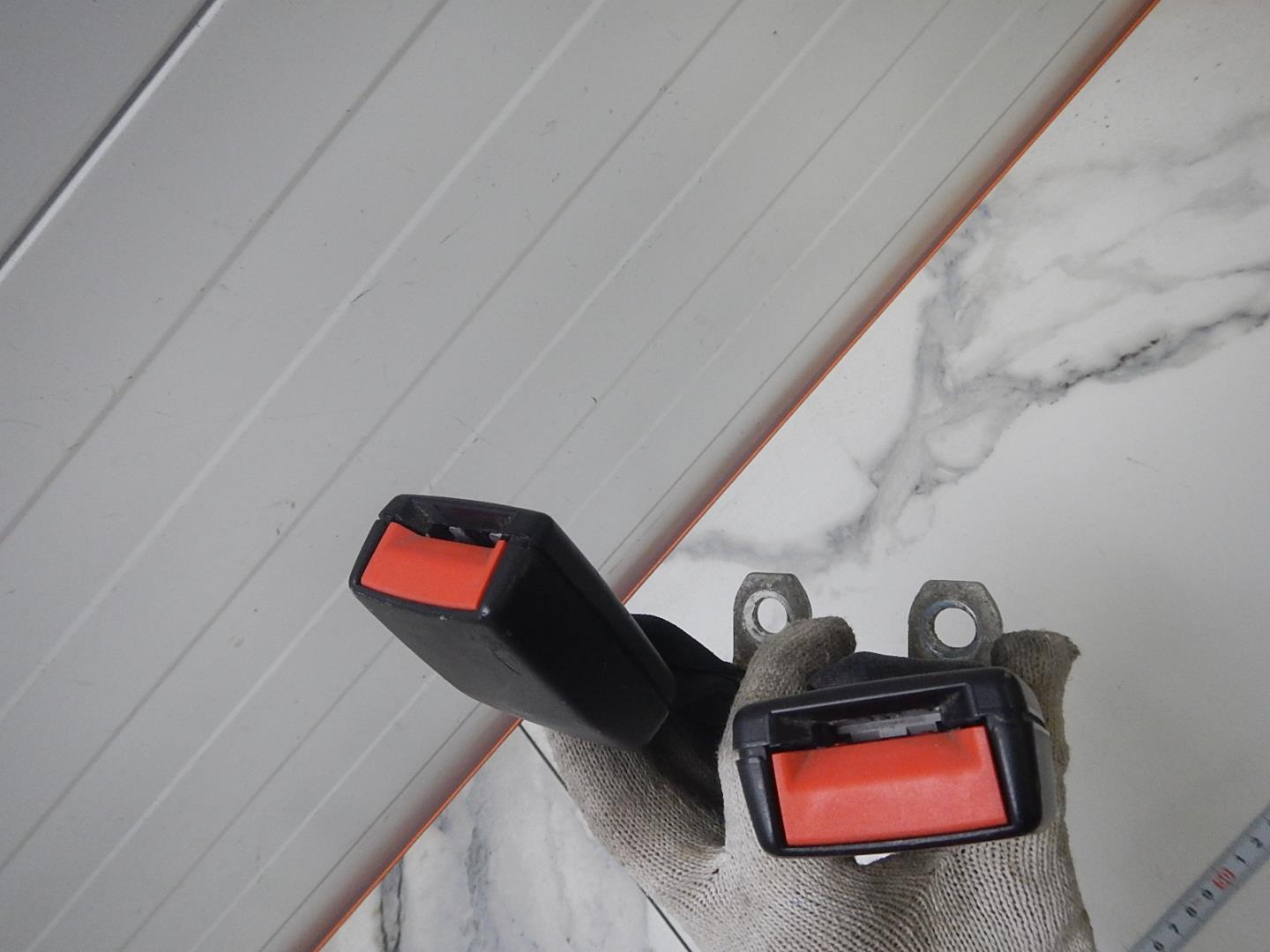 Ответная часть ремня безопасности