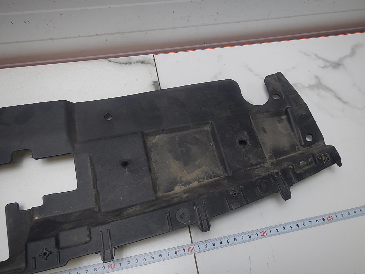 Кожух замка капота