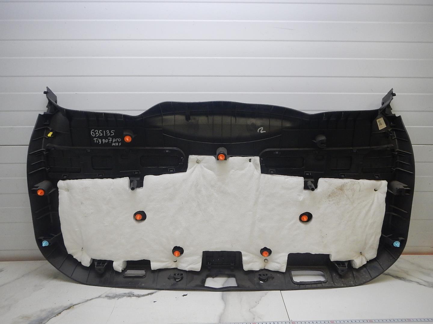 Обшивка двери багажника