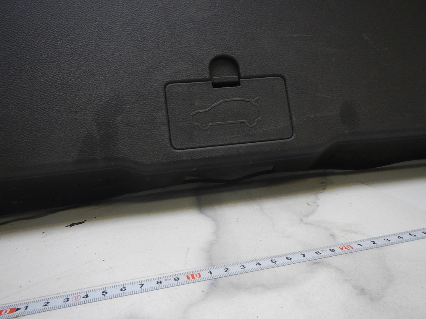 Обшивка двери багажника