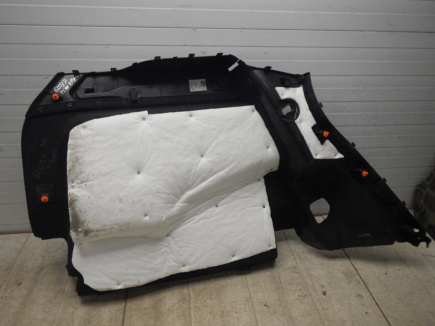 Обшивка багажника