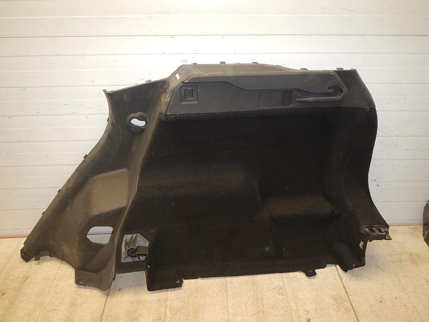 Обшивка багажника