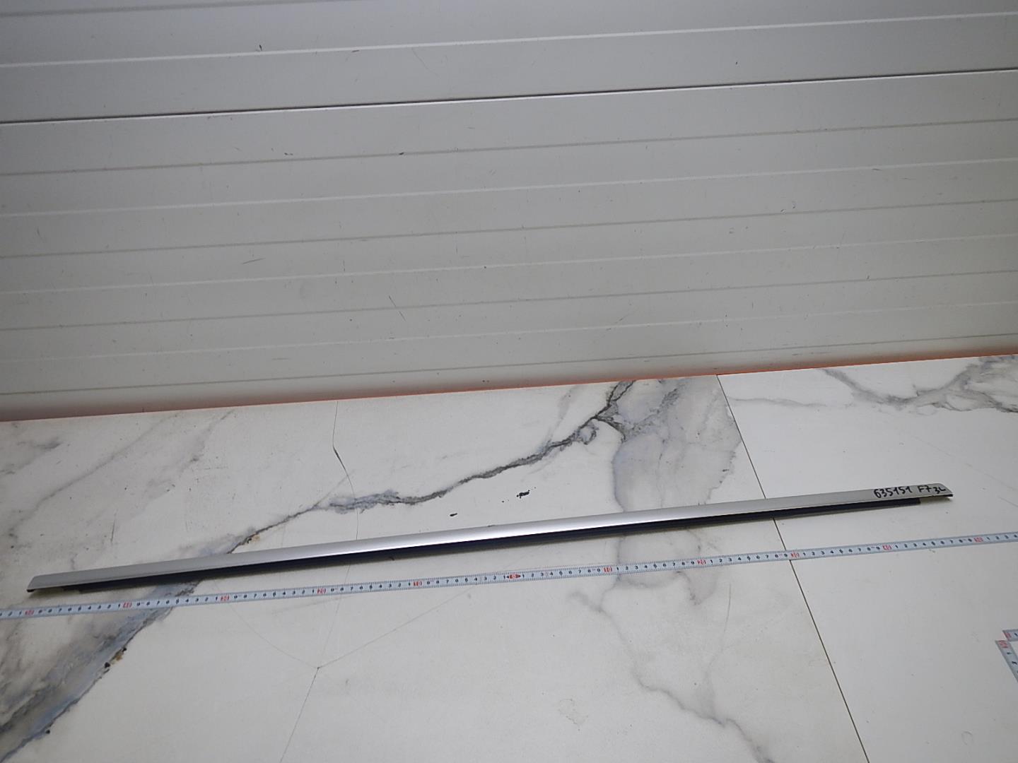 Накладка стекла заднего левого