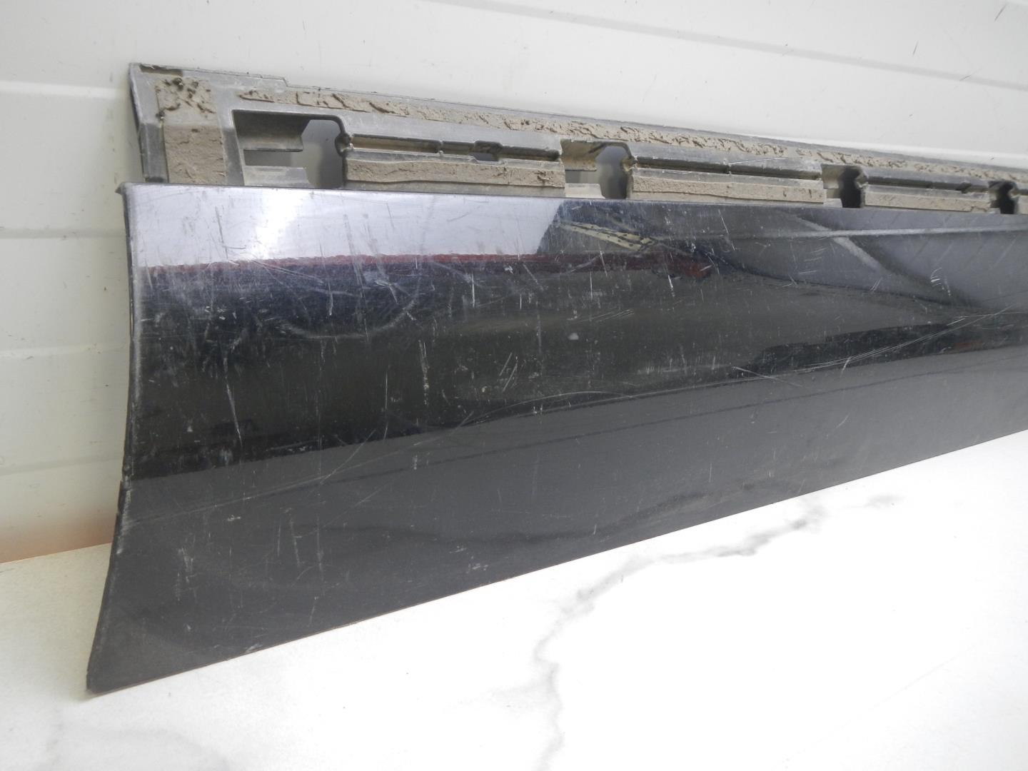 Молдинг передней правой двери