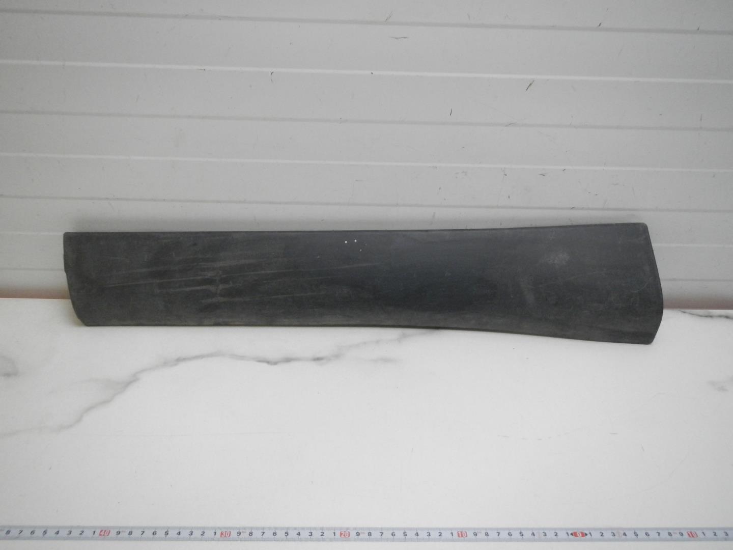 Молдинг задней левой двери