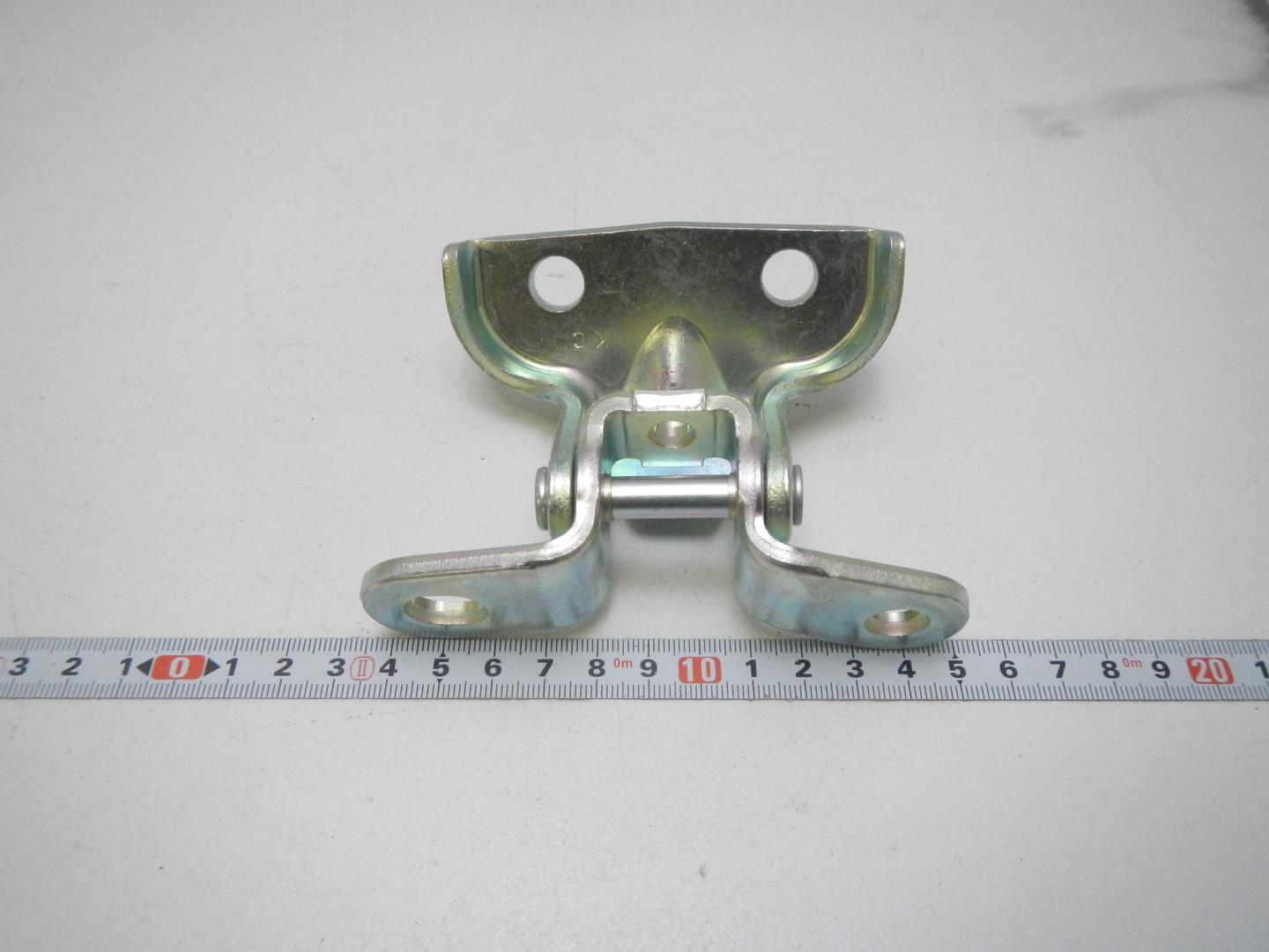 Петля двери задней левой верхняя