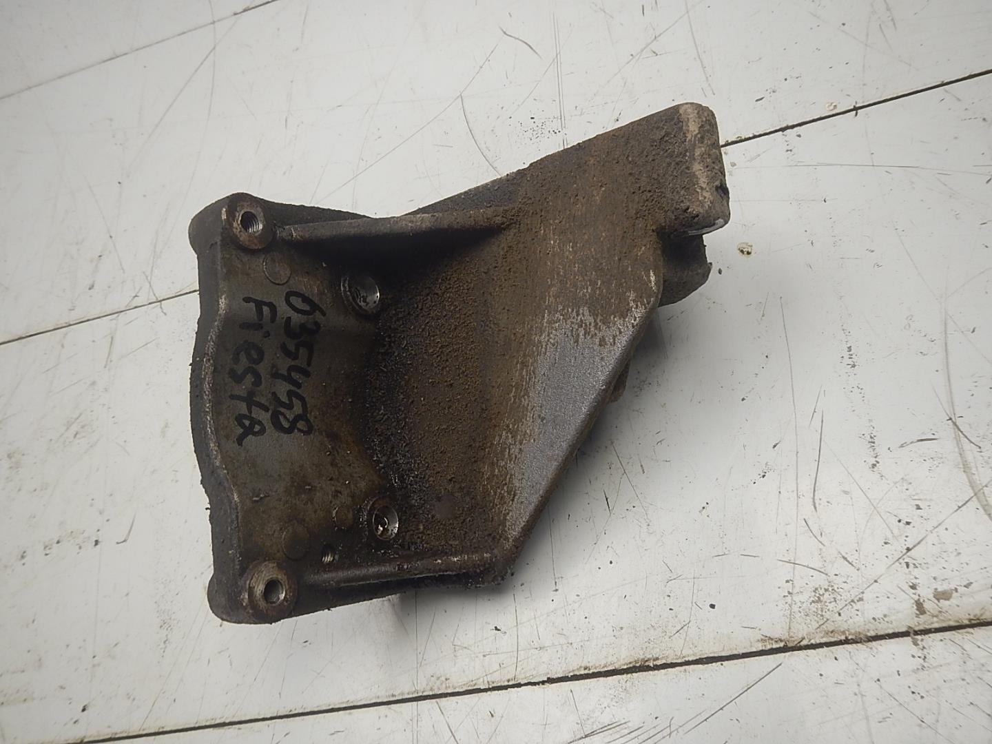 Кронштейн ГУР