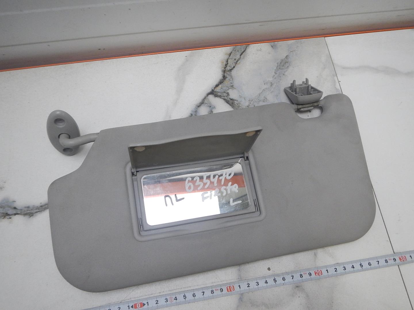 Козырек солнцезащитный