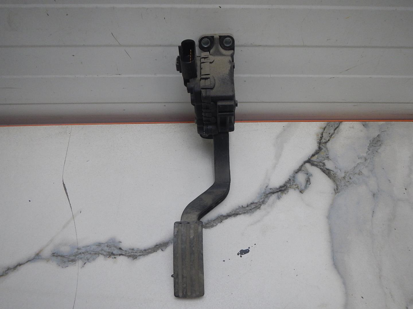 Педаль газа