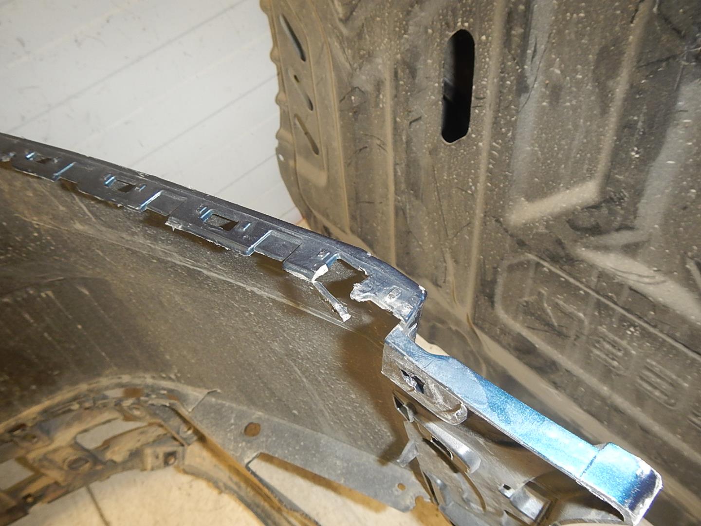 Бампер задний