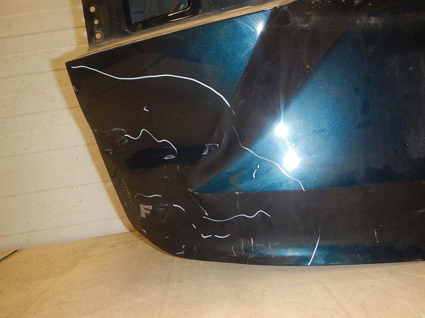 Дверь багажника