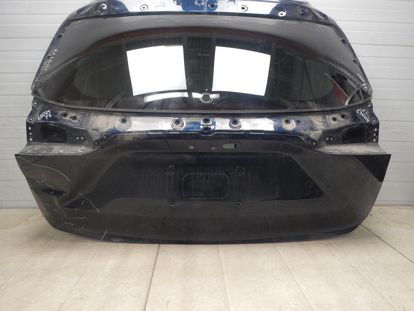 Дверь багажника