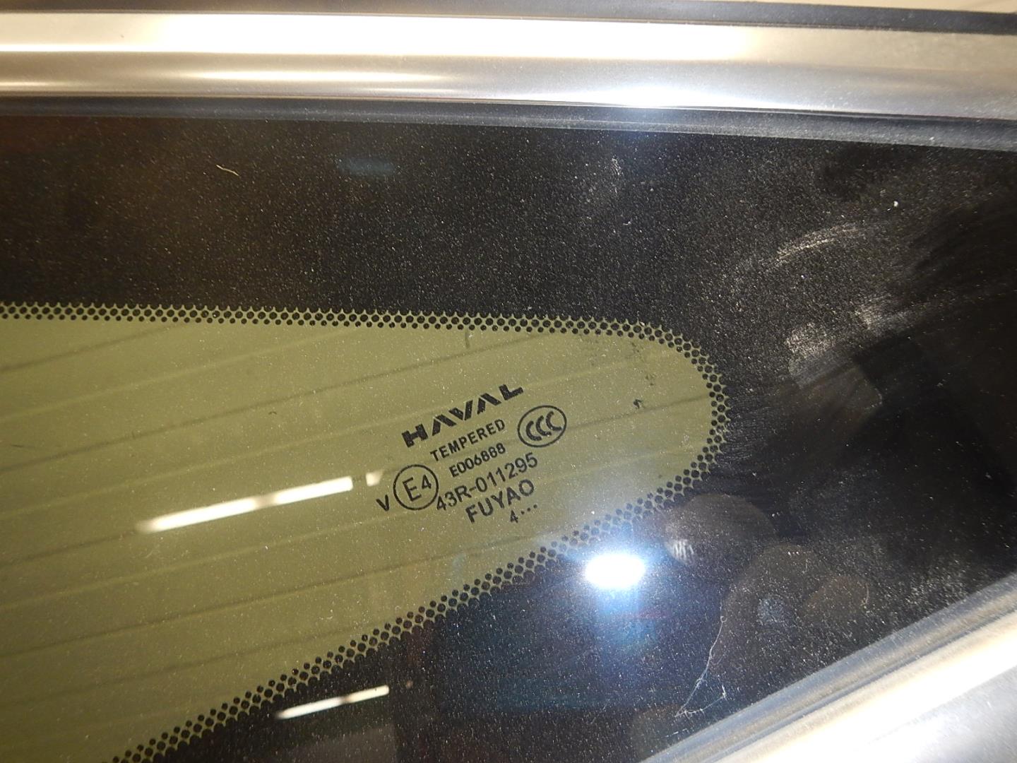 Стекло кузовное глухое левое