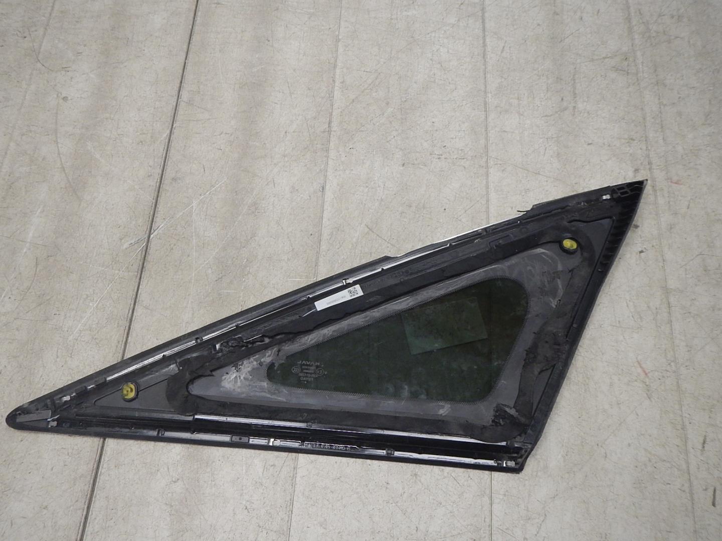 Стекло кузовное глухое левое