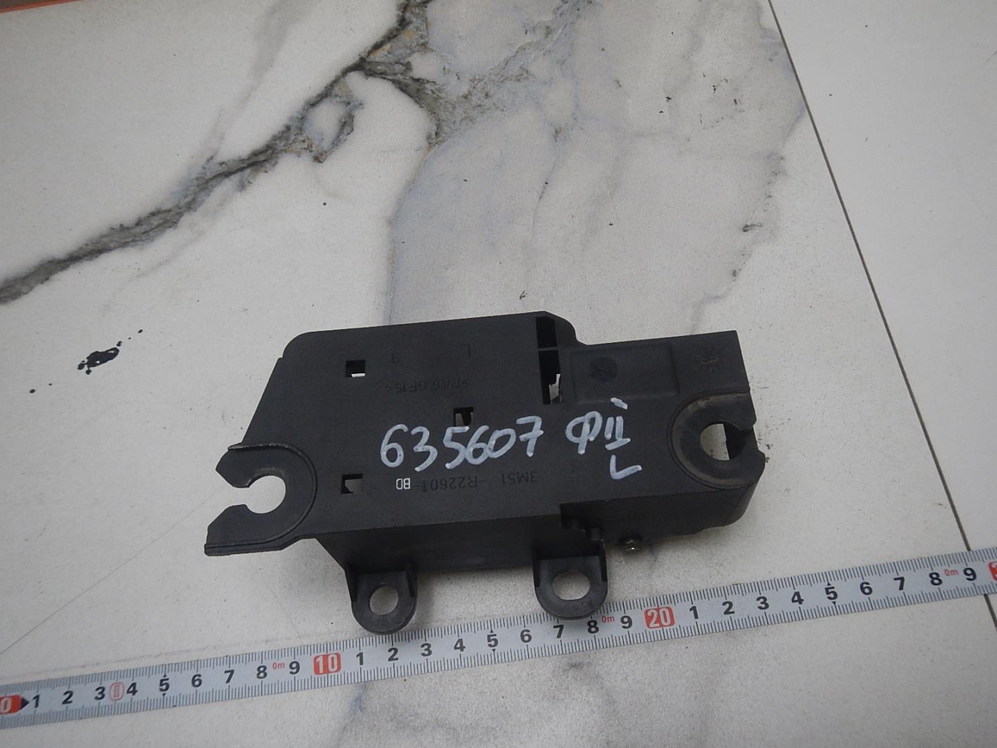 Ручка двери внутренняя левая